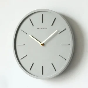 Nordische Cement Wandklok met Metalen Pendel